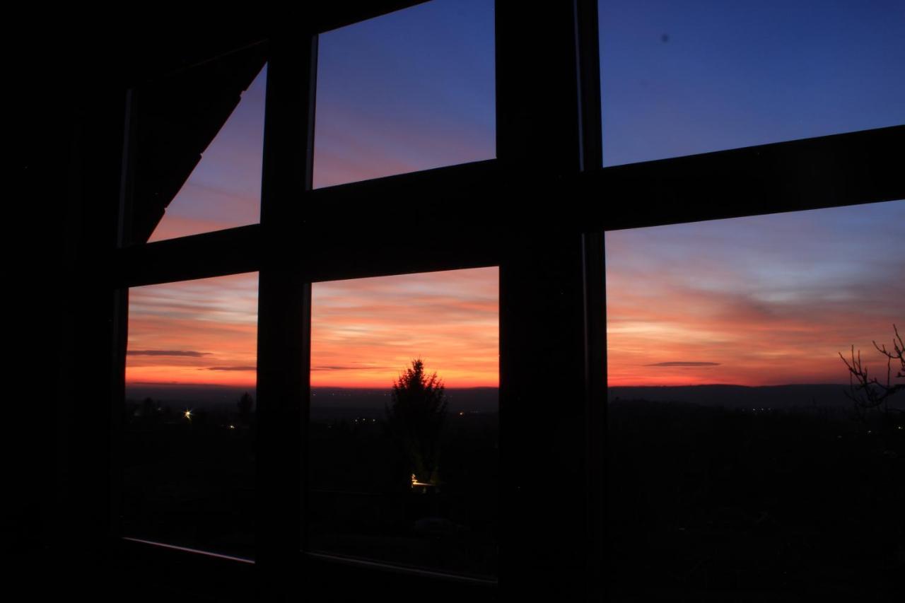 A Kert Apartman Rezi Bagian luar foto
