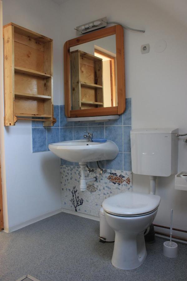 A Kert Apartman Rezi Bagian luar foto