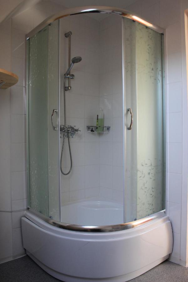 A Kert Apartman Rezi Bagian luar foto