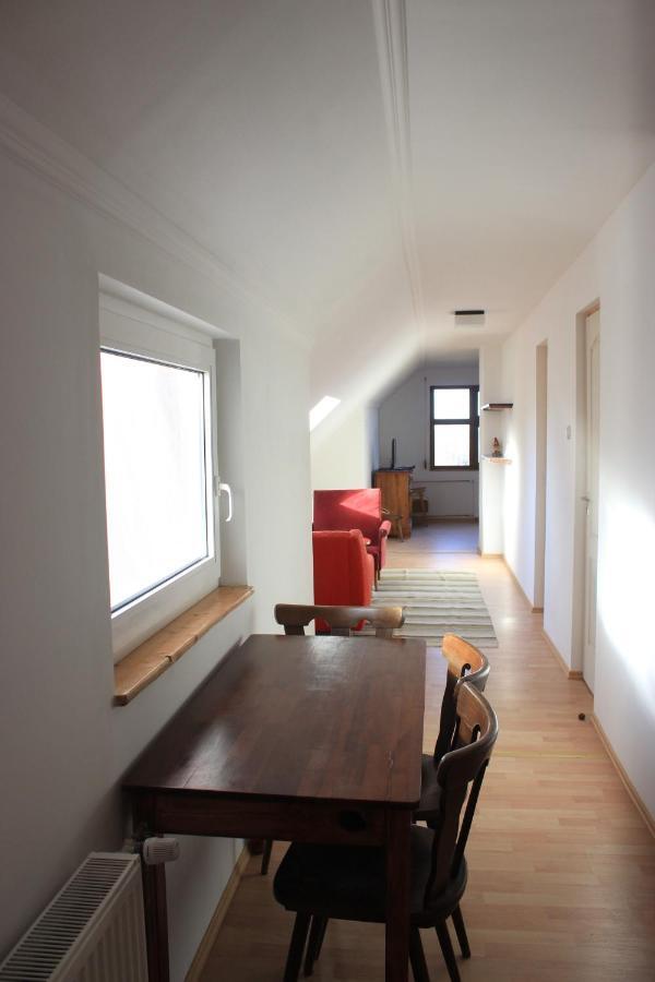 A Kert Apartman Rezi Bagian luar foto