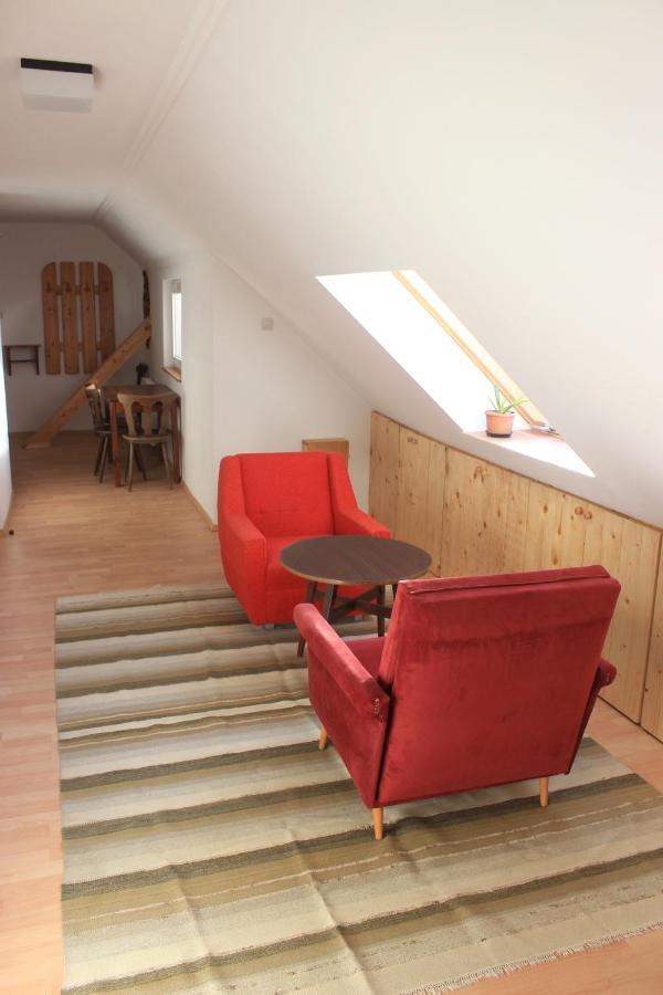 A Kert Apartman Rezi Bagian luar foto