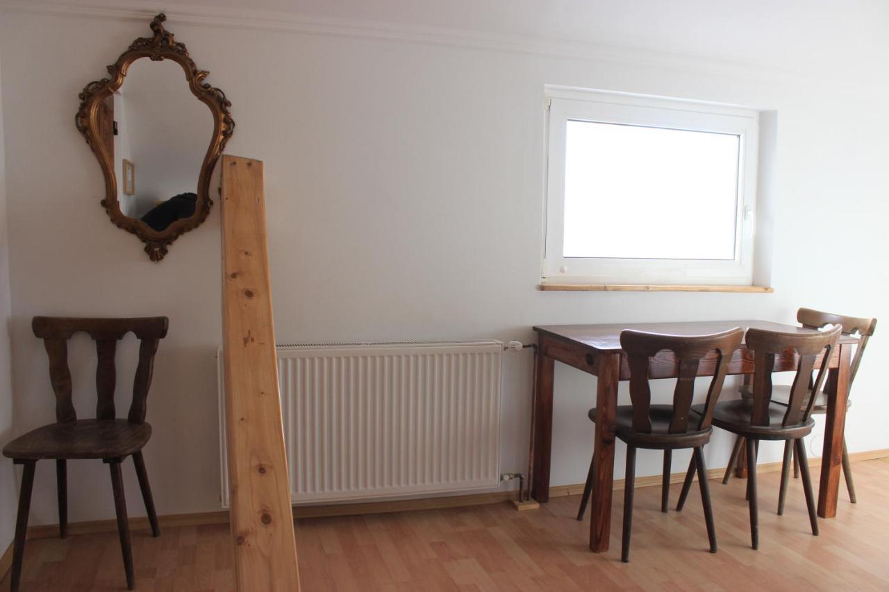 A Kert Apartman Rezi Bagian luar foto
