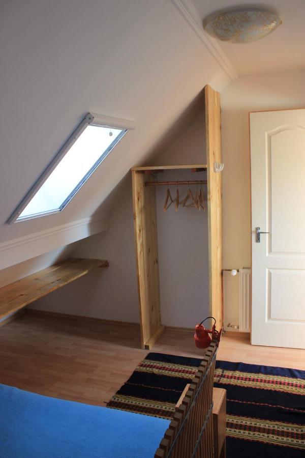 A Kert Apartman Rezi Bagian luar foto
